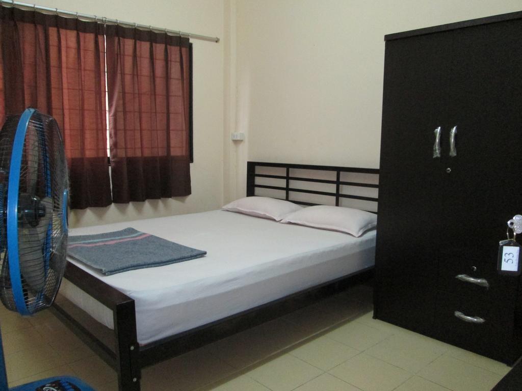 Lee House Inn Бангкок Номер фото