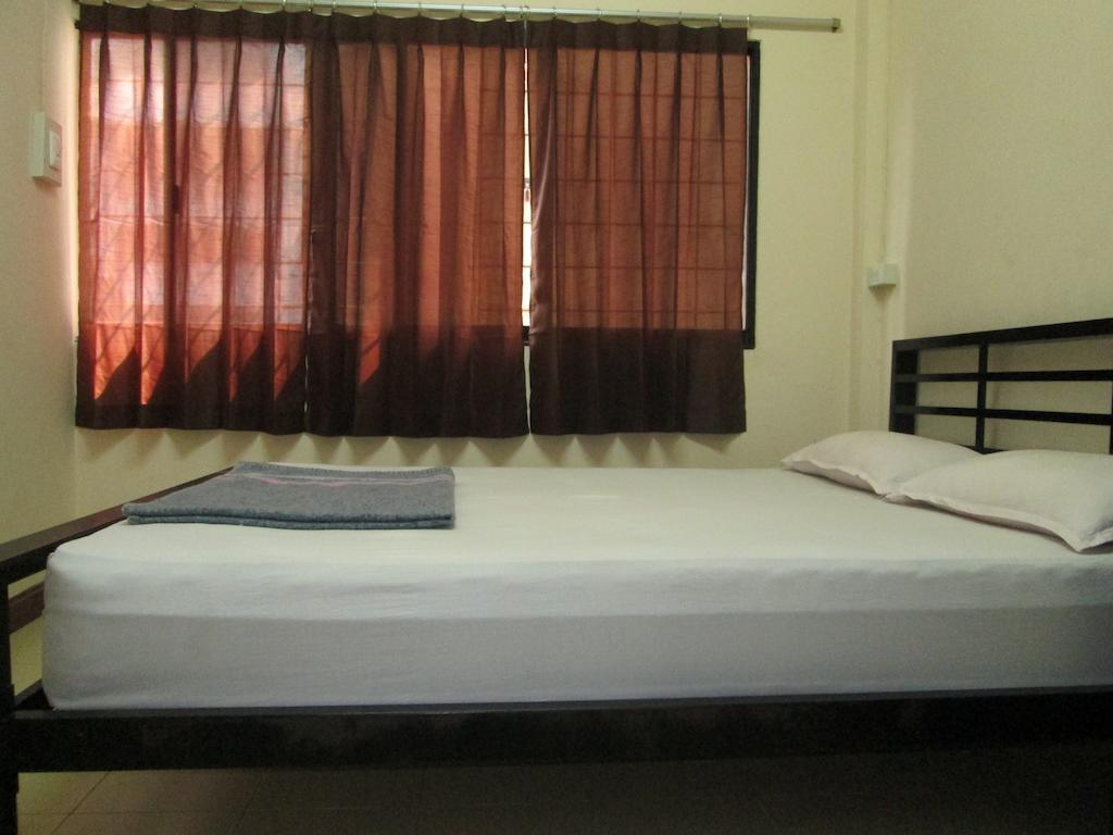 Lee House Inn Бангкок Номер фото